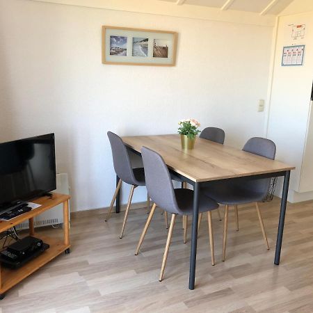 Knus Appartement Met Zicht Op Zeepolder De Haan Luaran gambar