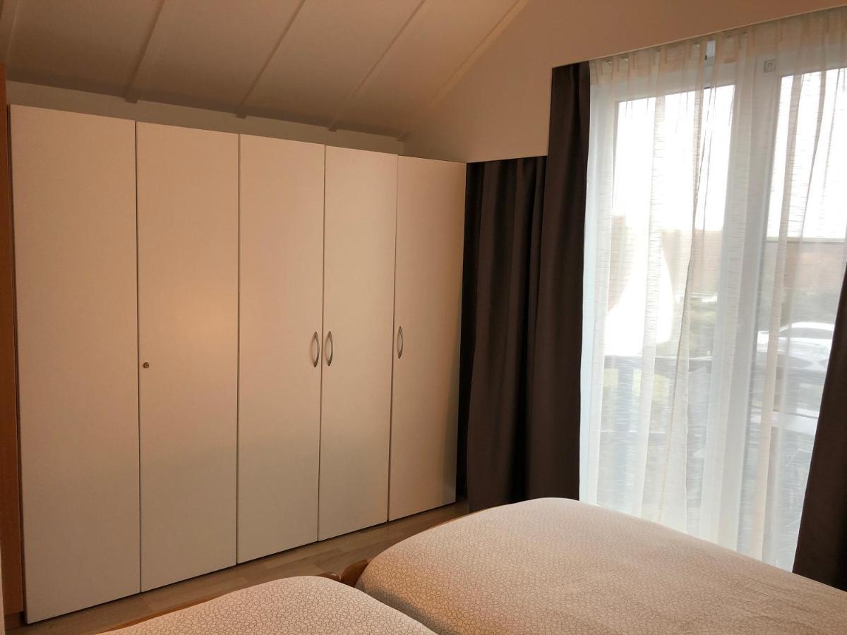 Knus Appartement Met Zicht Op Zeepolder De Haan Luaran gambar
